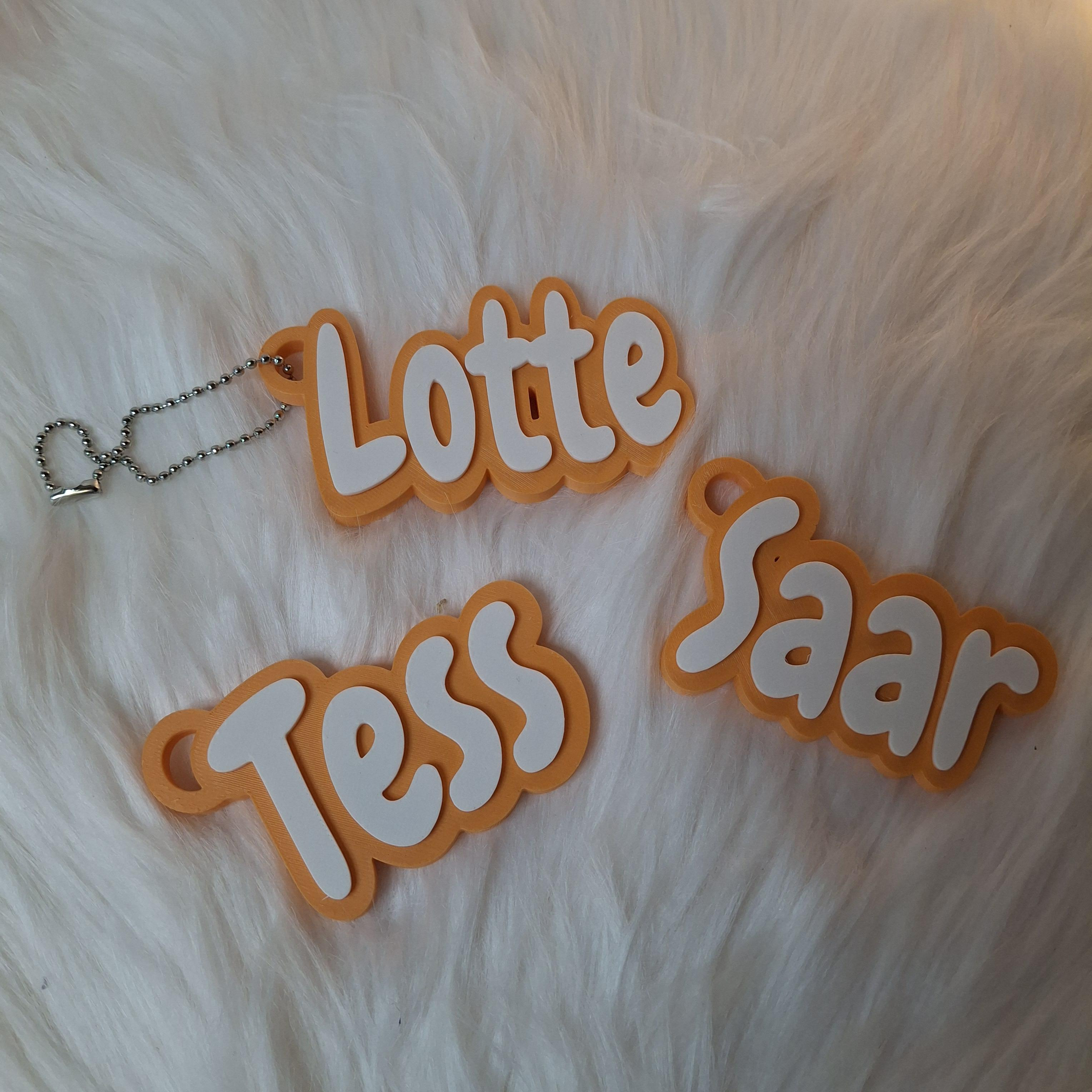 Gepersonaliseerde Naamsleutelhanger – 3D Geprint - Oranje met Witte Letters