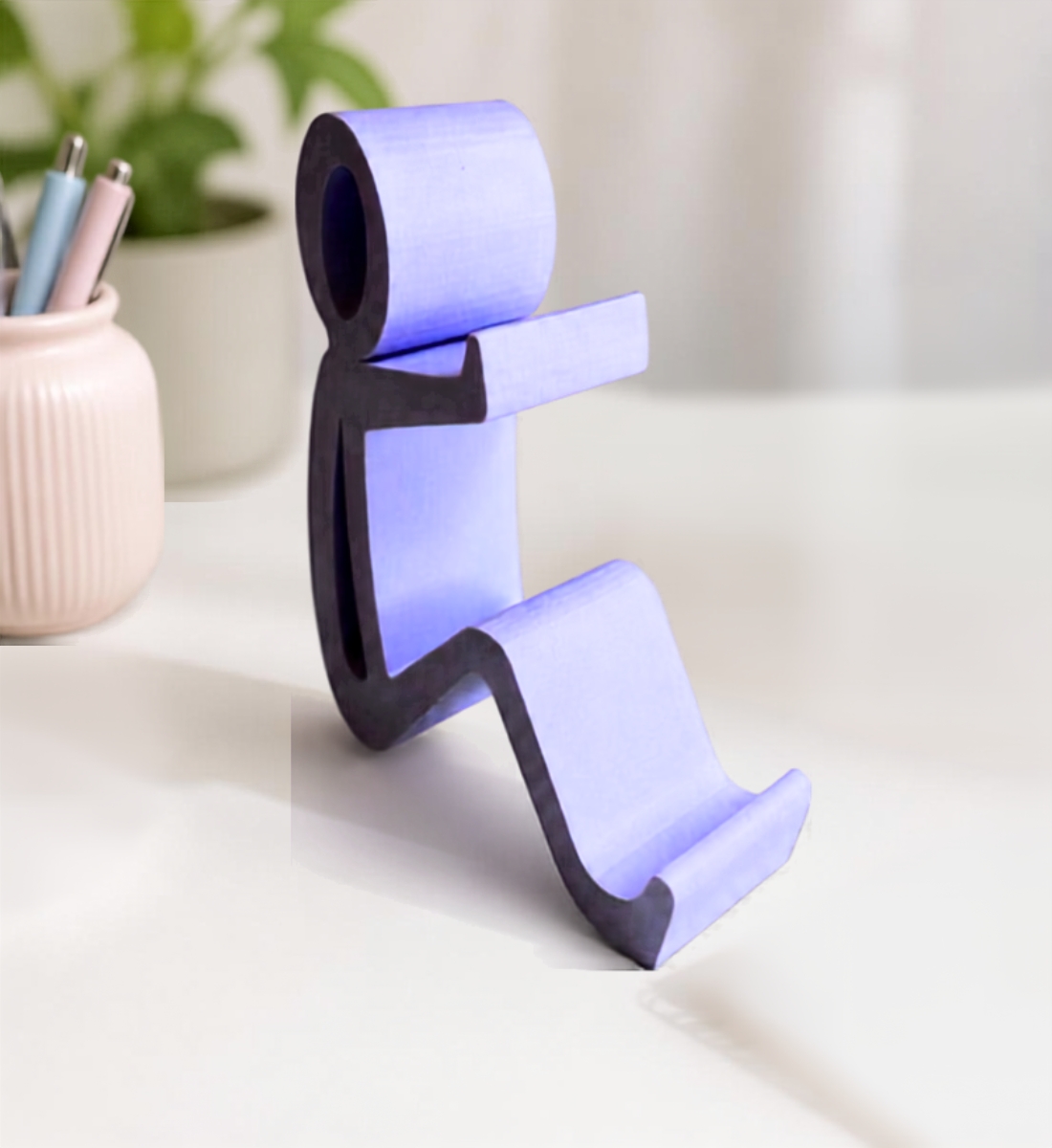 3D-geprinte lila telefoonstandaard voor smartphone